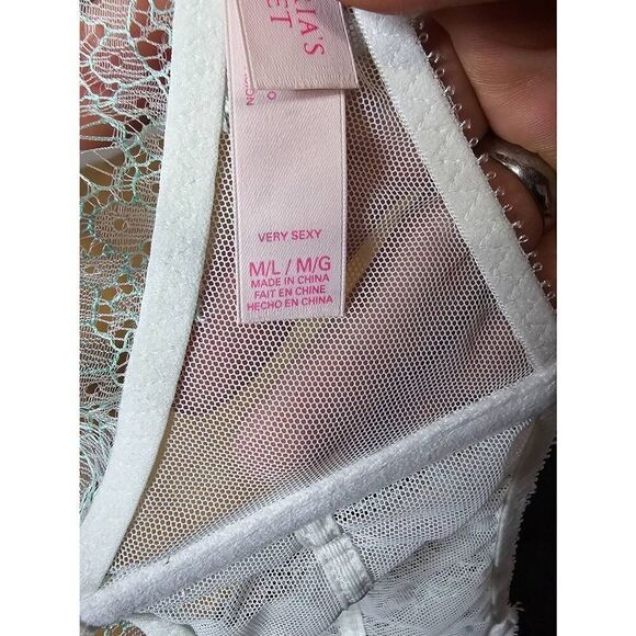 Victoria's Secret Very Sexy Bridal Garter Belt - Picture 6 of 6